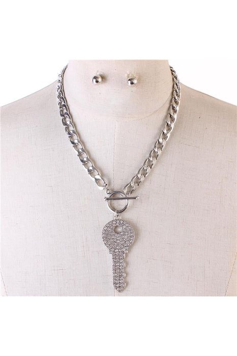 Link Chain Key Pendant Necklace